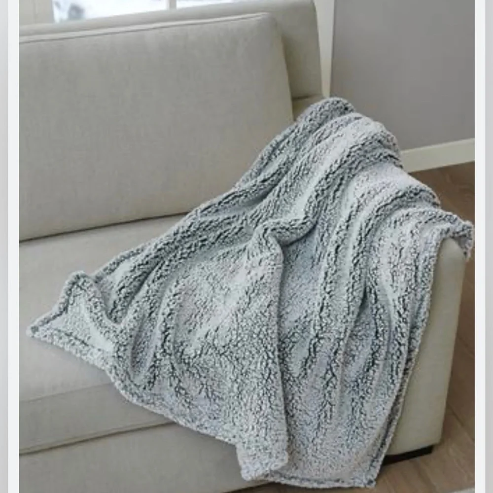 NEW Alpine Valley Cozy Sherpa Throw, 50